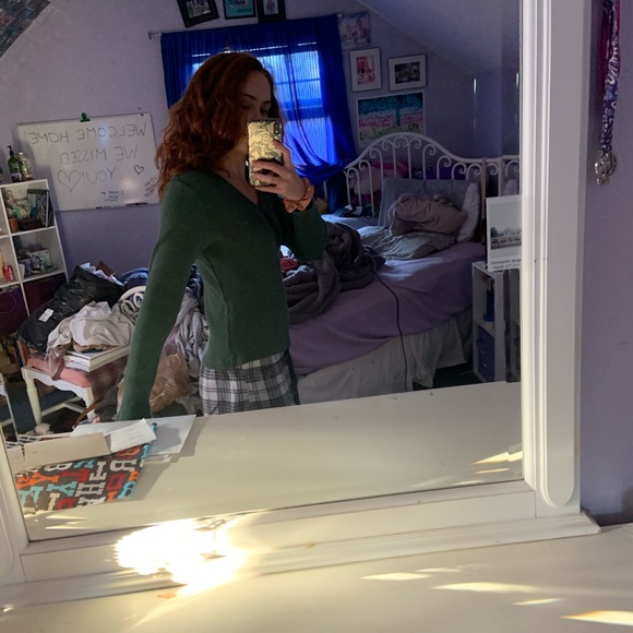 🔆Moving Sale 20% Off 🔆Green Ribbed Sweater - Picture 6 of 6